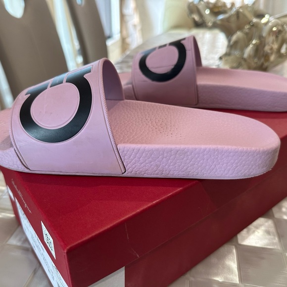 Salvatore Ferragamo Pool Slides - Picture 3 of 11